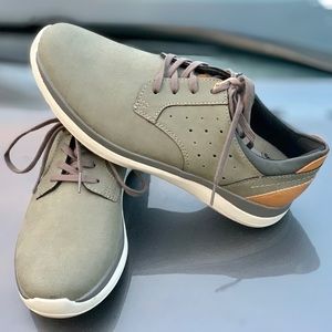 easy spirit men's sneakers